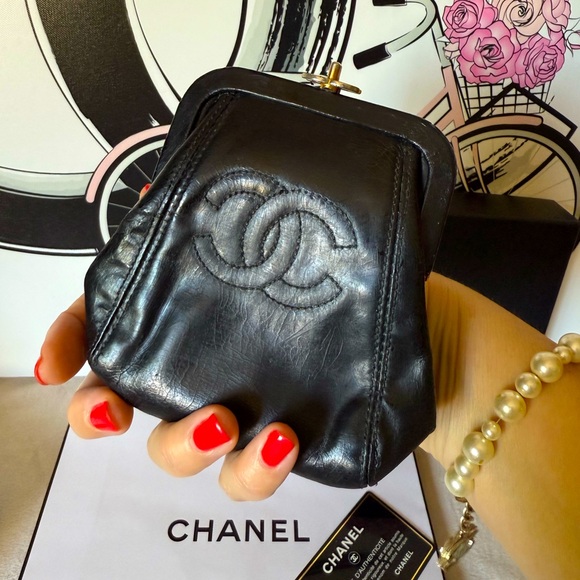 CHANEL Handbags - Chanel Black Leather CC Coin Purse Clutch Mini Purse Vintage